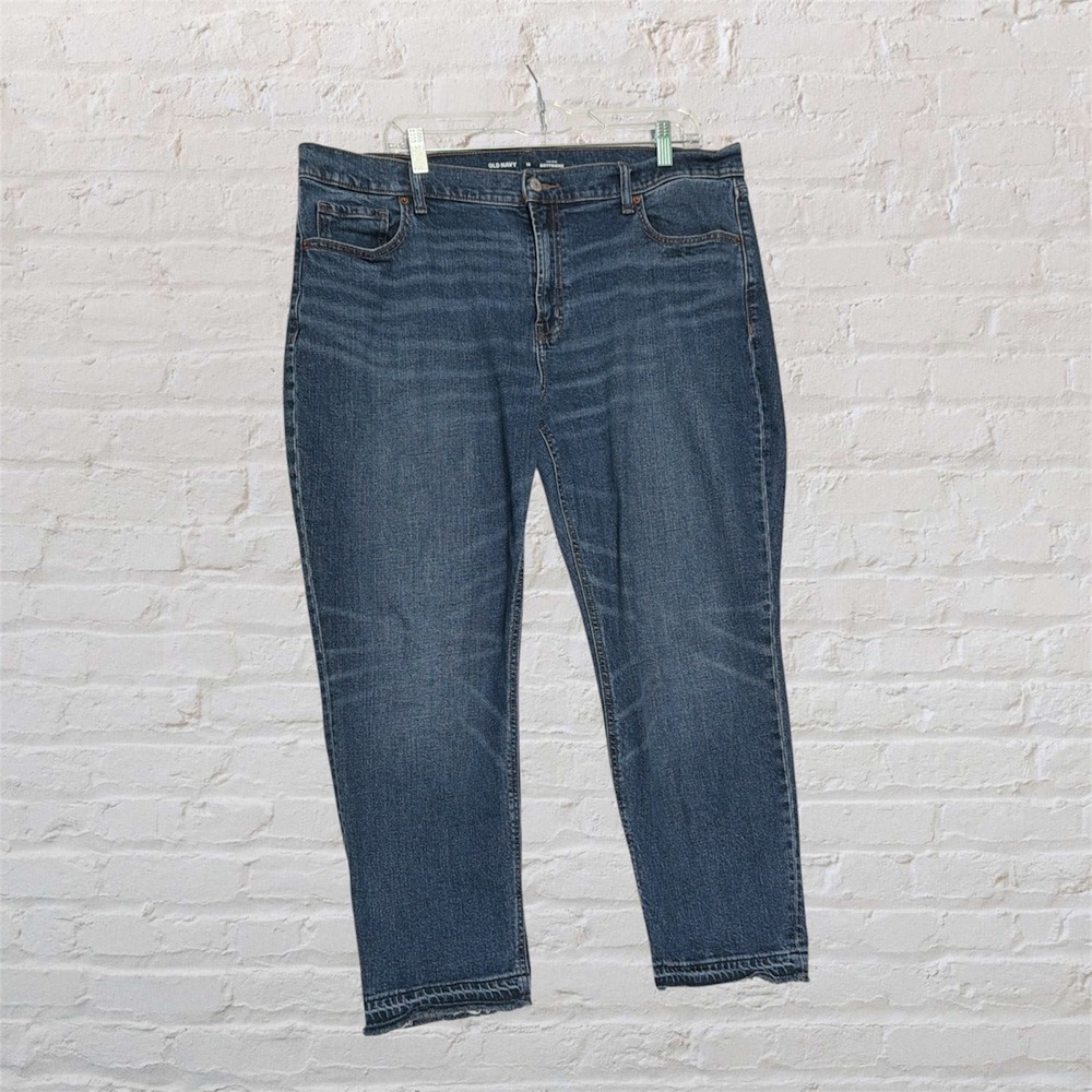 Old Navy Mid-Rise Boyfriend Jeans Womens 16 Medium Wash Frayed Hem Denim